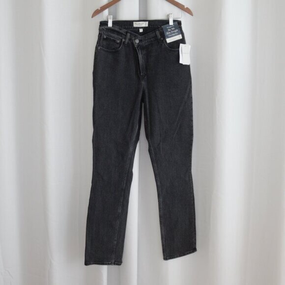 Abercrombie & Fitch Crossover Ultra High Rise 90s Straight Black Jean Sz 28/6 - Picture 2 of 6